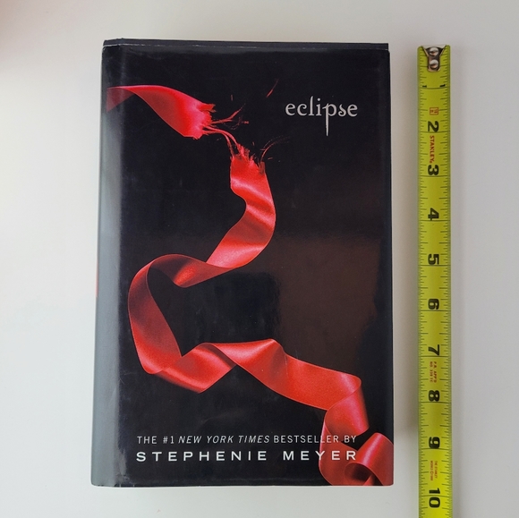 Eclipse, The Twilight Saga Book 3 (Hardcover) - Picture 3 of 9